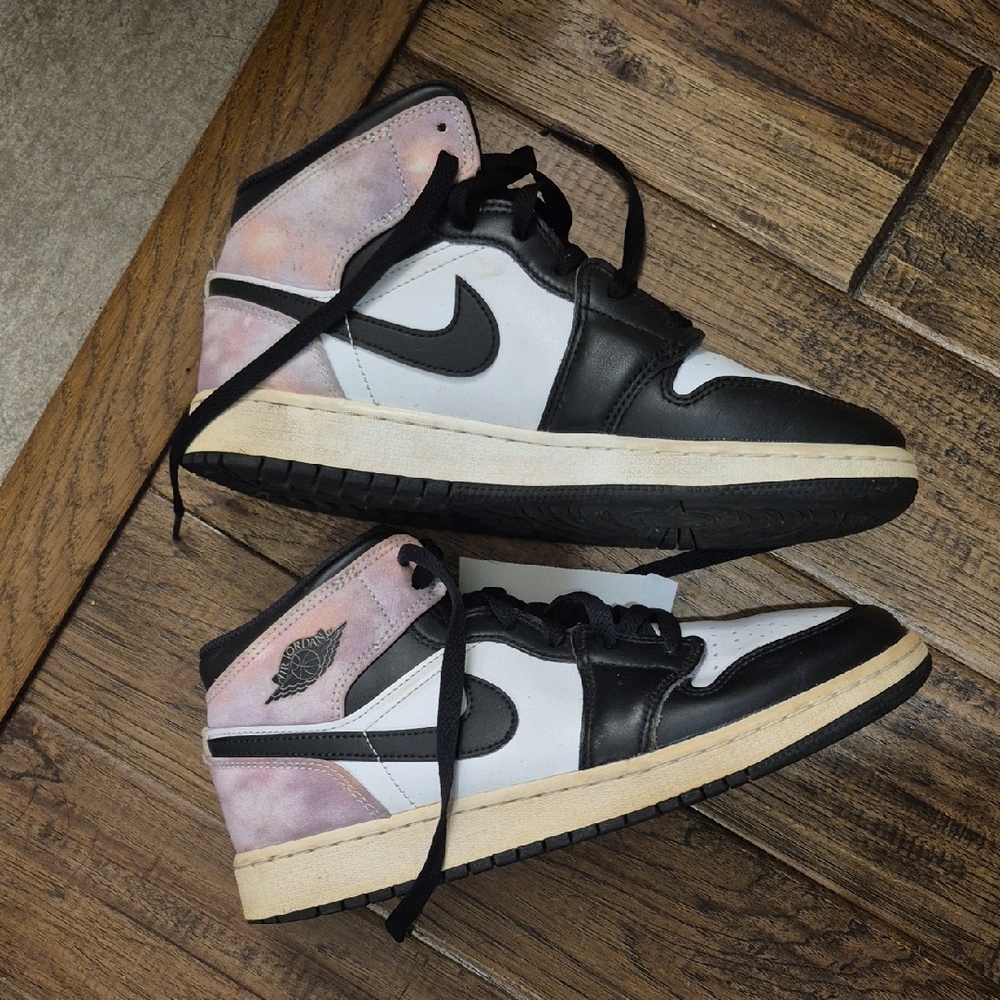 Women's Black and White Sneakers
